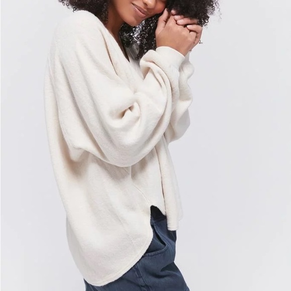 Urban Outfitters Tops - UO Lilith Teddy Longsleeve (Cream)